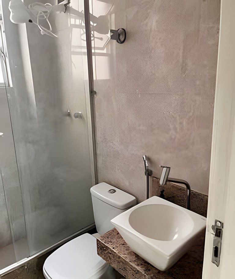 Duplex Copacabana com área aberta - 1 a 8 pessoas